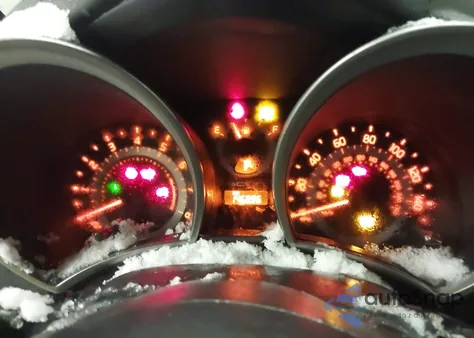 2011 Scion Tc из США, поврежденный, VIN JTKJF5C73B3018219